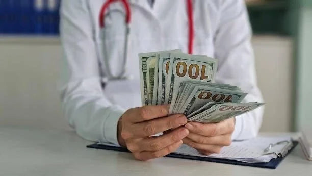 5 Side Hustles That Can Earn You Extra $2000 Monthly as a Nurse or Nursing Student